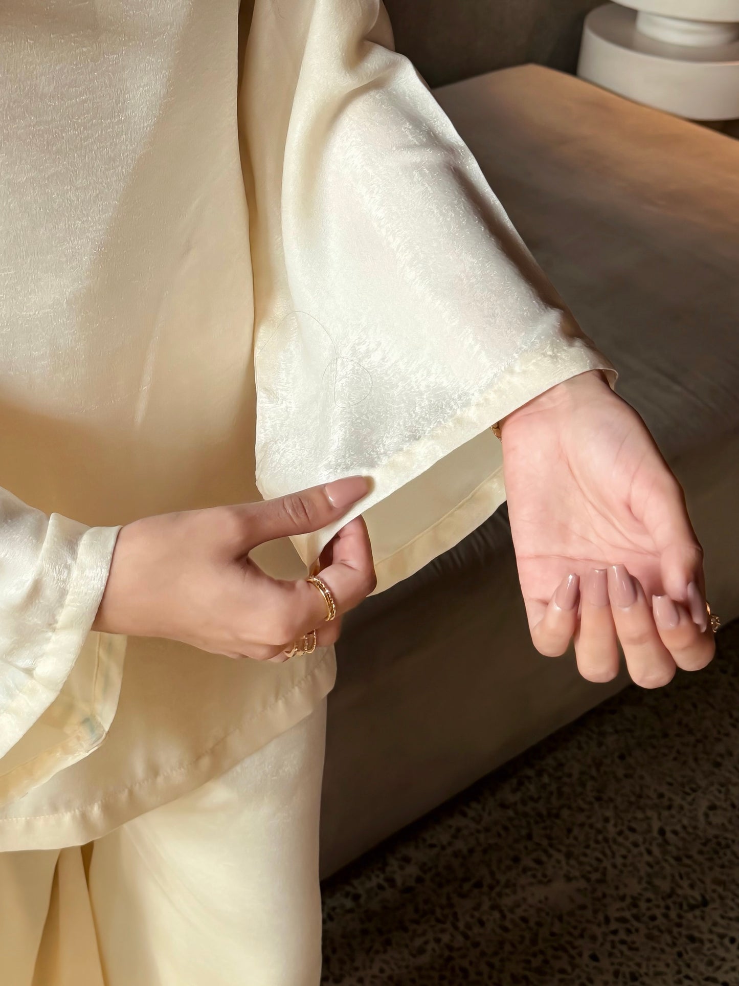 Soft  Classics Off-white Shrara Set